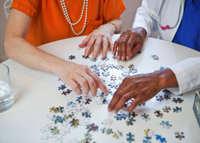 Mind games, such as puzzle or sudoku, can help reduce brain fog.