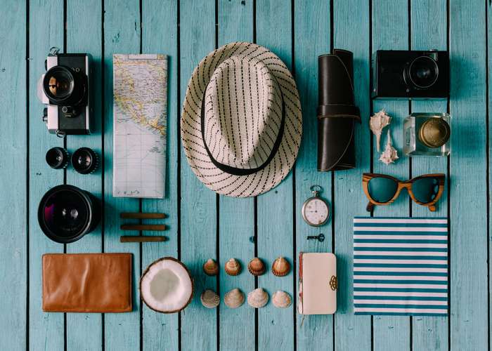 Keep daily objects in same place for Alzheimer: different objects placed and well organized next to each other.