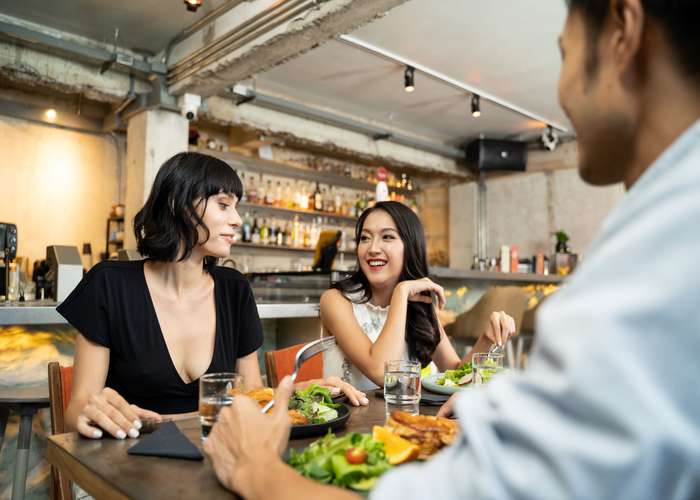 Eating slowly helps for weight loss